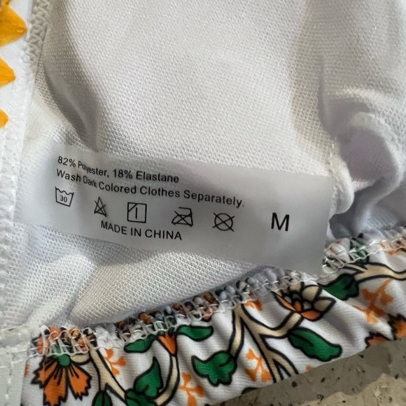 Bikinx Cheeky/Triangle Bikini Set Women’s Size Medium - Picture 5 of 7